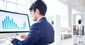 male workplace manager analyzing real-time data on a dashboard