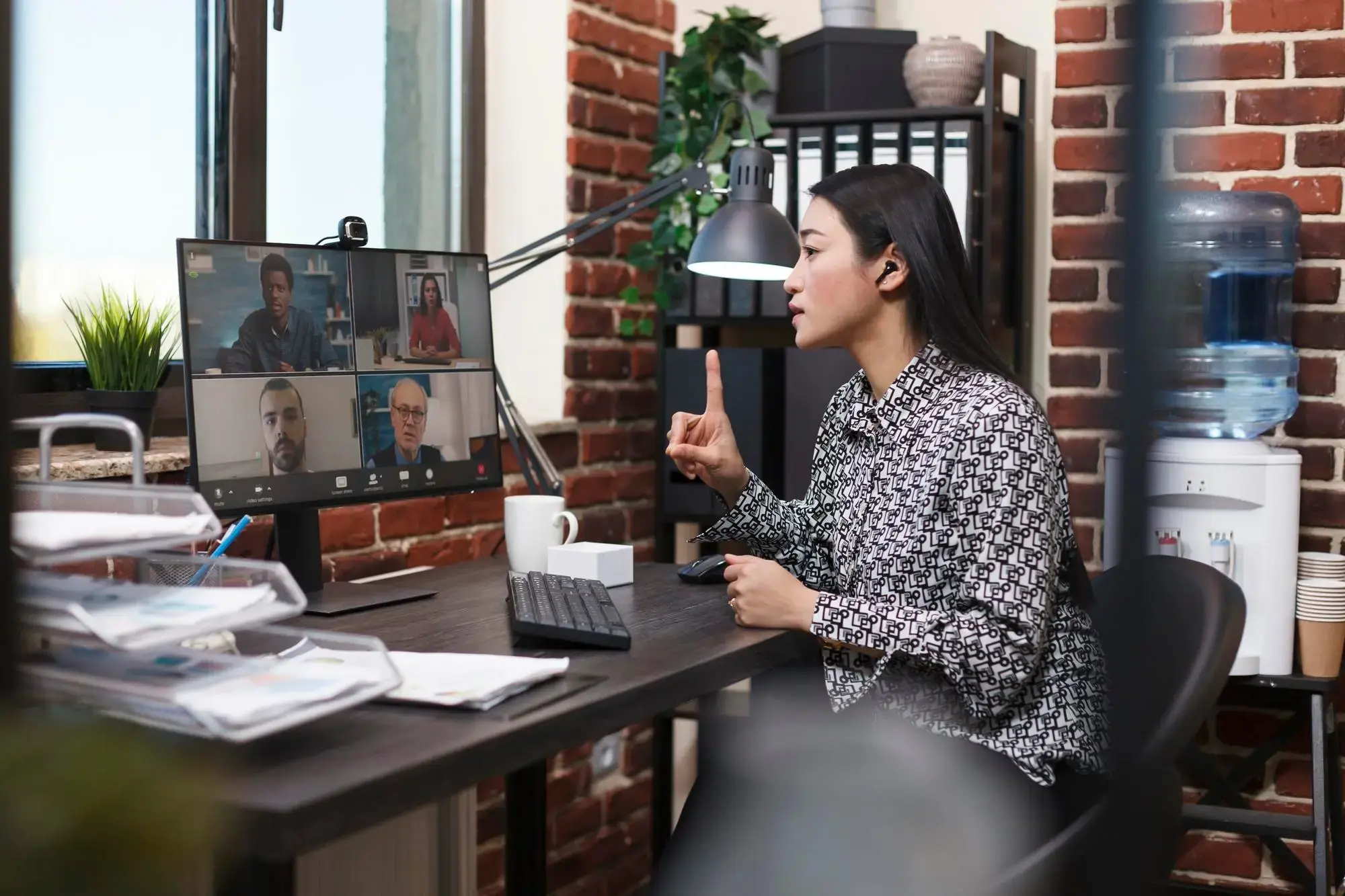 Team Coordination in Hybrid Work Environment: Best Practices